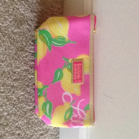 Lilly Pulitzer Handbags - Lilly Pulitzer make up bag
